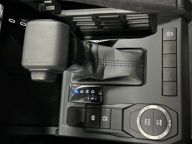 2026 Toyota Tacoma SR5 - Photo 16