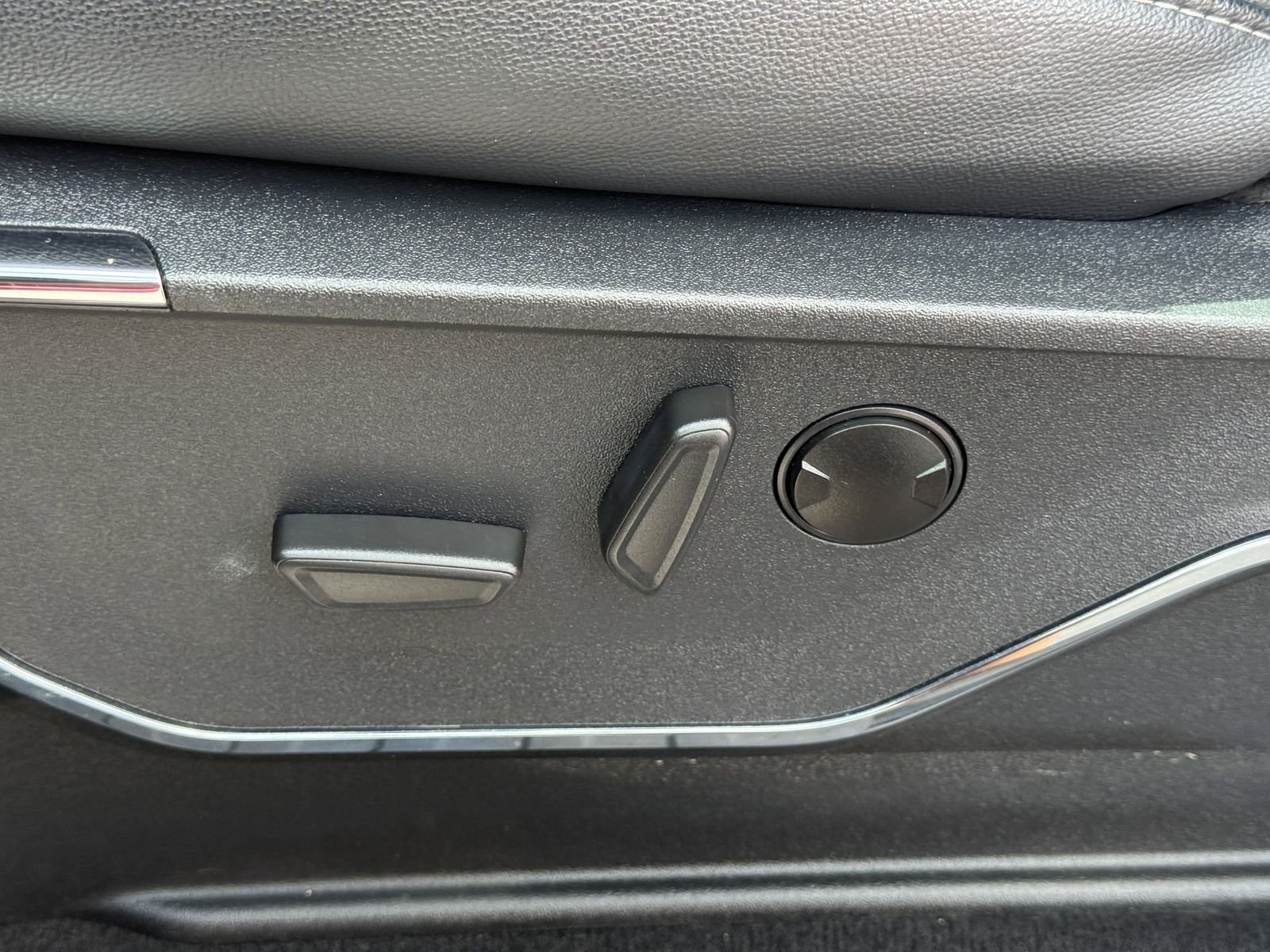 Used 2024 Red Metallic Ford Lariat image 22