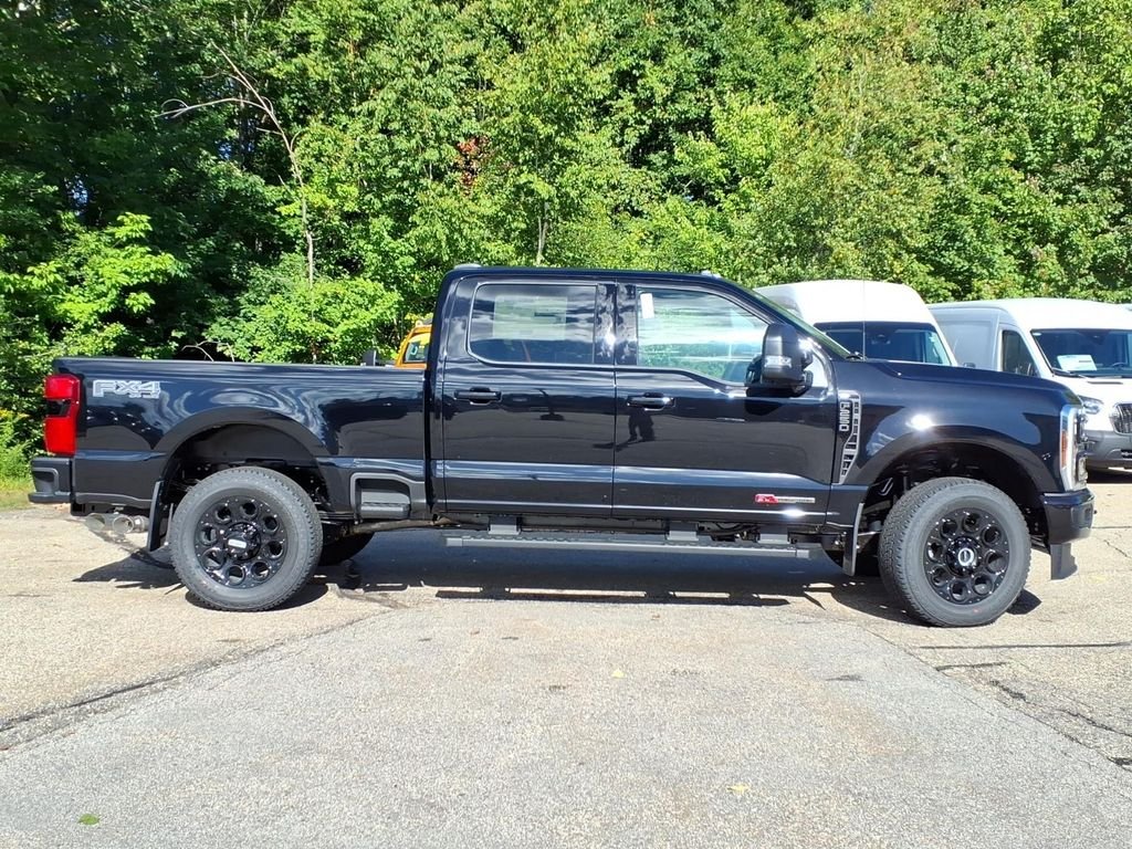 New 2027 Agate Black Metallic Ford F-250® XLT image 4