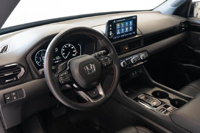 Used 2025 Silver Honda TrailSport image 3