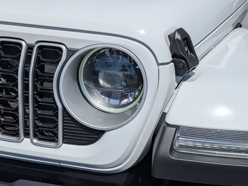 2025 Jeep Wrangler 4-Door Sahara - Photo 10