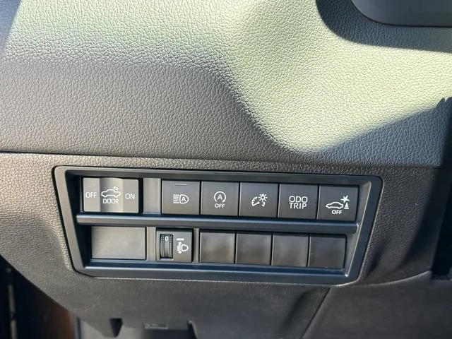 Certified Used 2025  Toyota Limited image 25