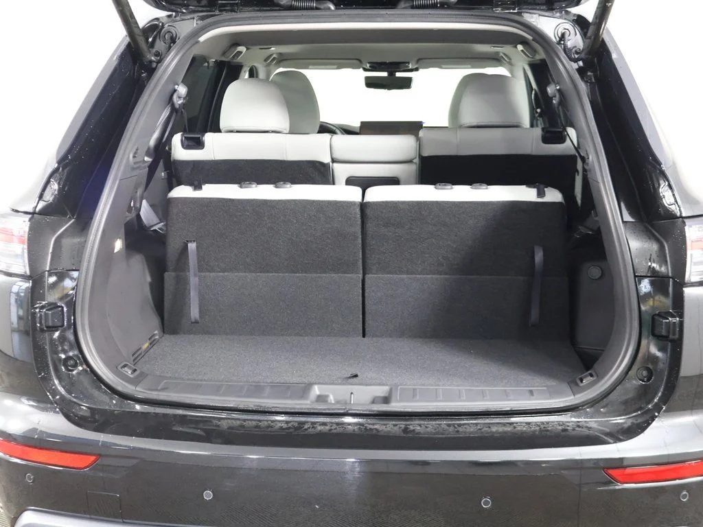 2025 Mitsubishi Outlander SEL Platinum Edition - Photo 25