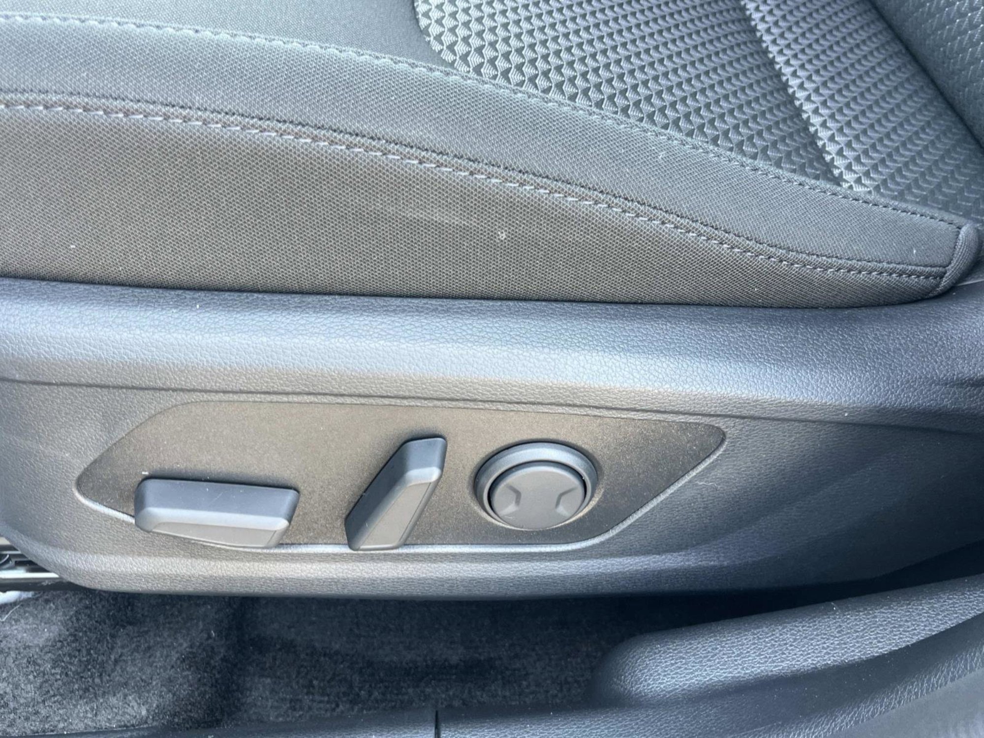New 2026 Snow White Pearl Kia S image 23