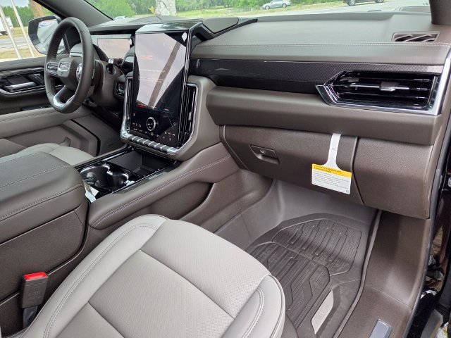 New 2026 Onyx Black GMC Elevation image 17