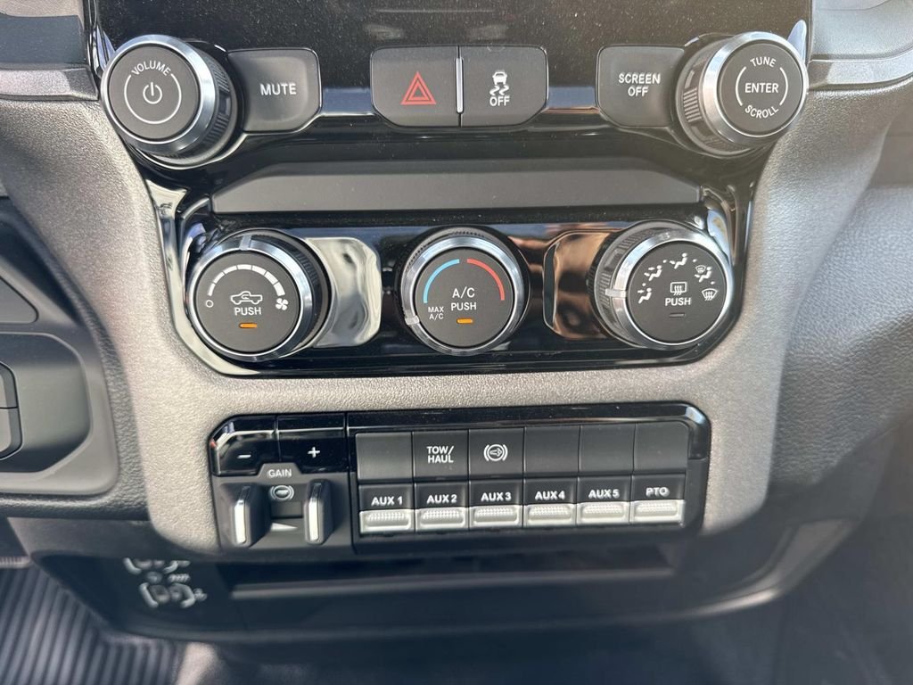 2026 RAM 3500 Chassis Tradesman - Photo 38
