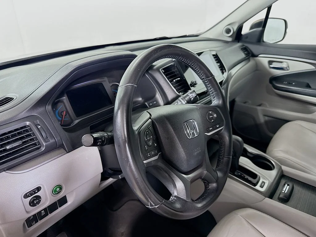 Used 2020 Gray Honda EX-L image 10