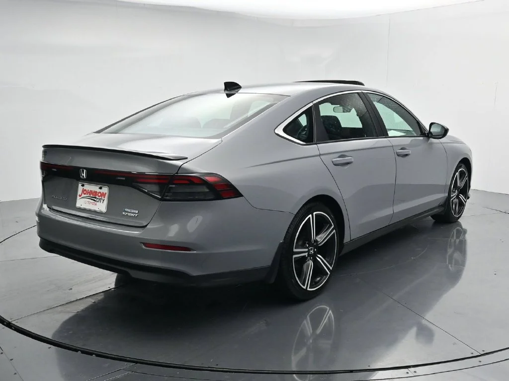 Used 2023  Honda Sport image 6