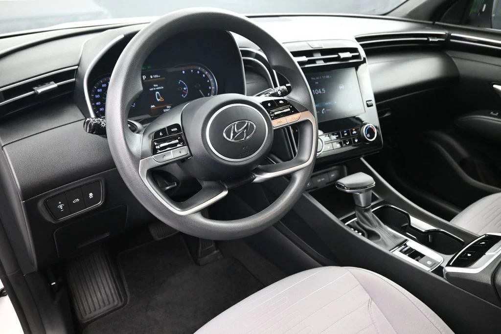 Used 2023 White Hyundai SEL image 19