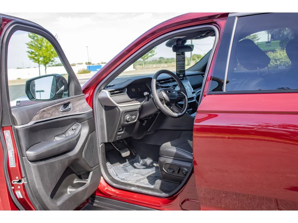 New 2026 Velvet Red Pearlcoat Jeep Laredo Altitude image 33