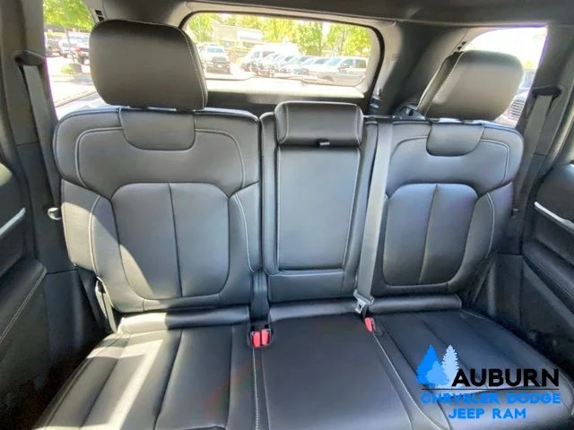 Used 2026 Silver Jeep Limited image 21