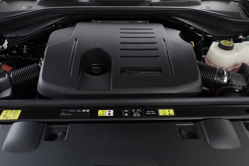 New 2026 Santorini Black LAND ROVER Dynamic SE image 24
