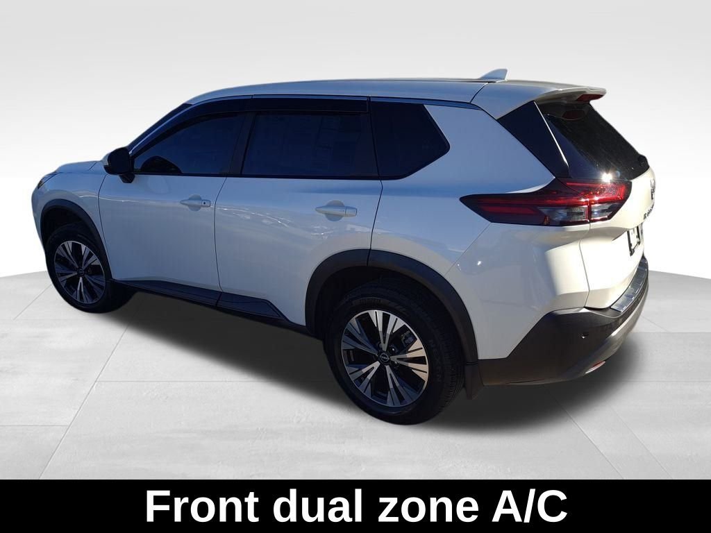 2023 Nissan Rogue SV photo 3
