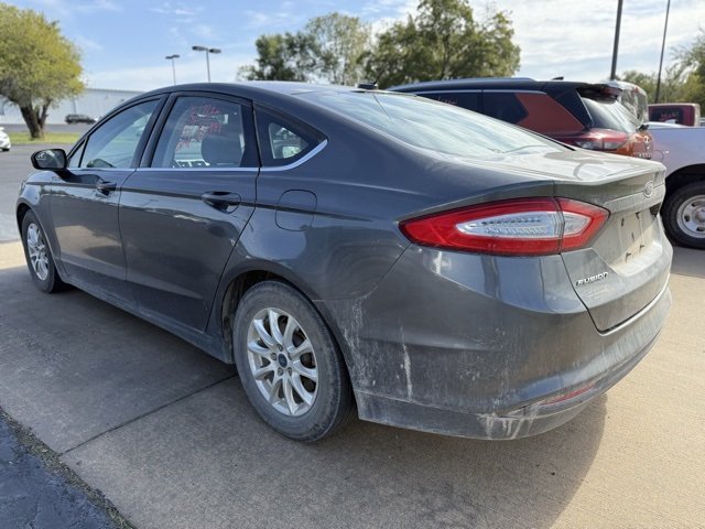2016 Ford Fusion S photo 3