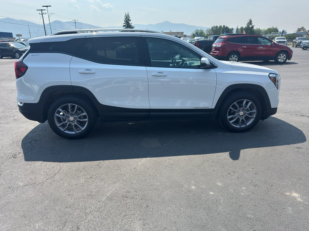 Used 2023 Summit White GMC SLT image 4