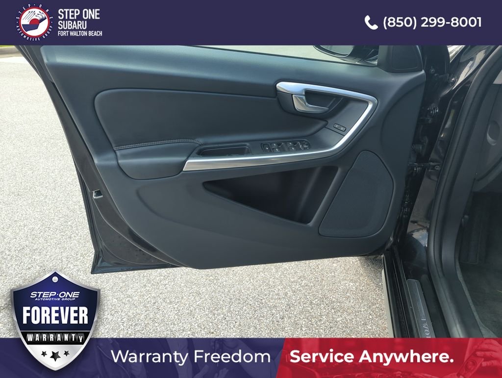Used 2018 Black Volvo T5 image 18