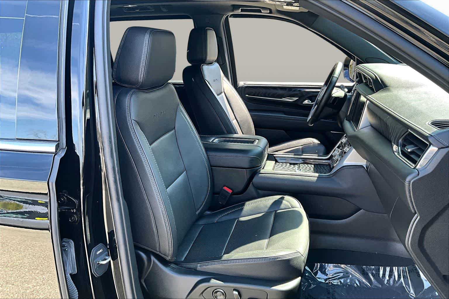 Used 2023 Onyx Black GMC Denali image 9