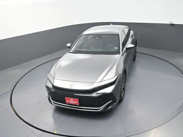 Used 2023  Toyota XLE image 23