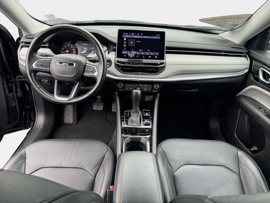 Used 2022 Diamond Black Jeep Limited image 15
