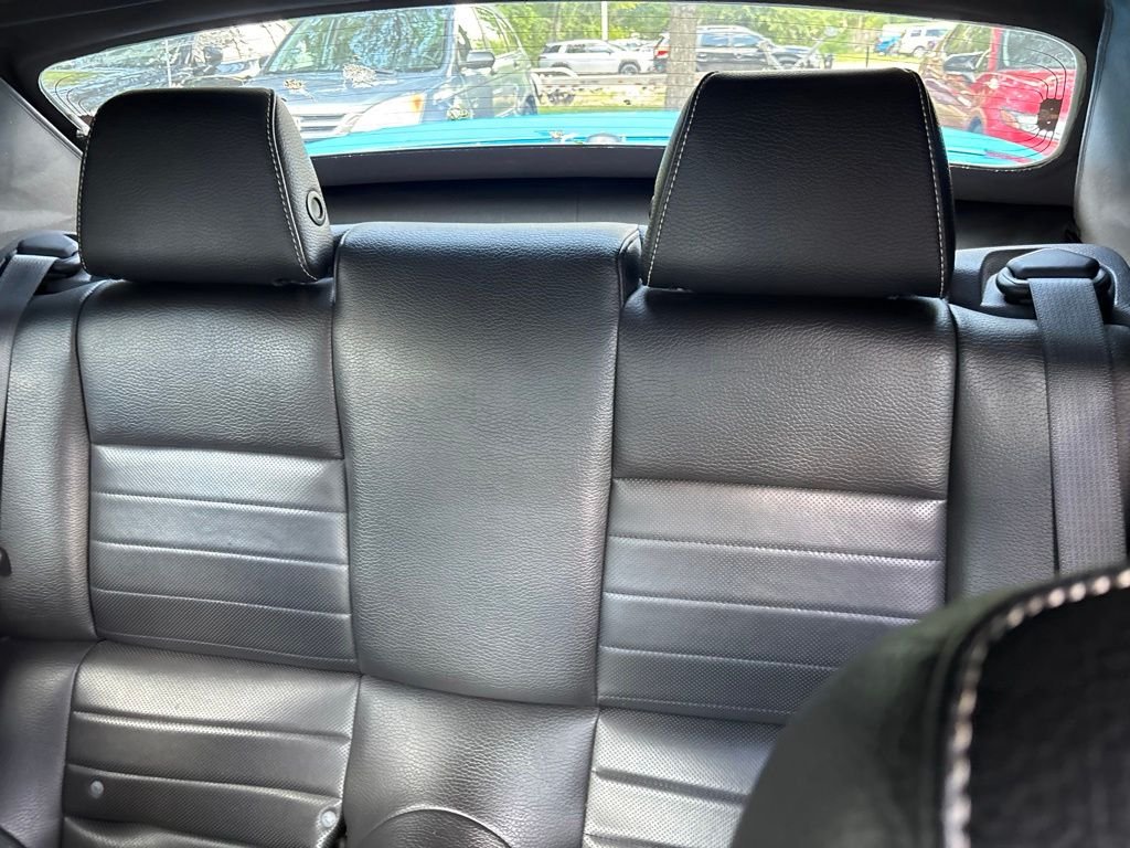 Used 2011 Blue Ford V6 Premium image 4