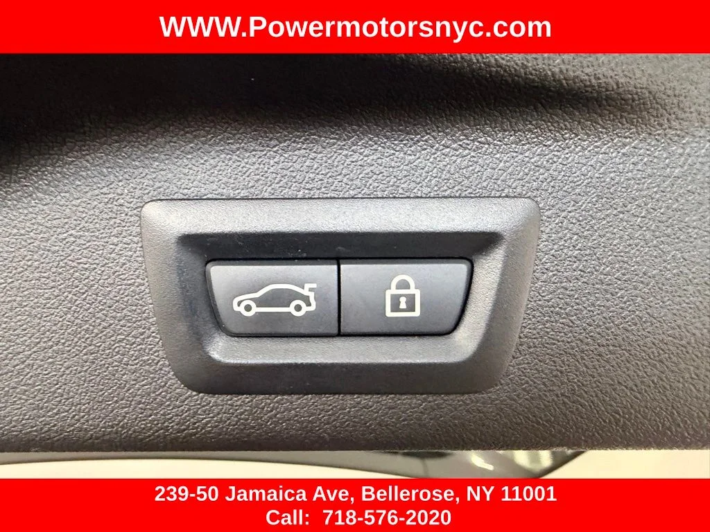 Used 2021 Black BMW xDrive40i image 27
