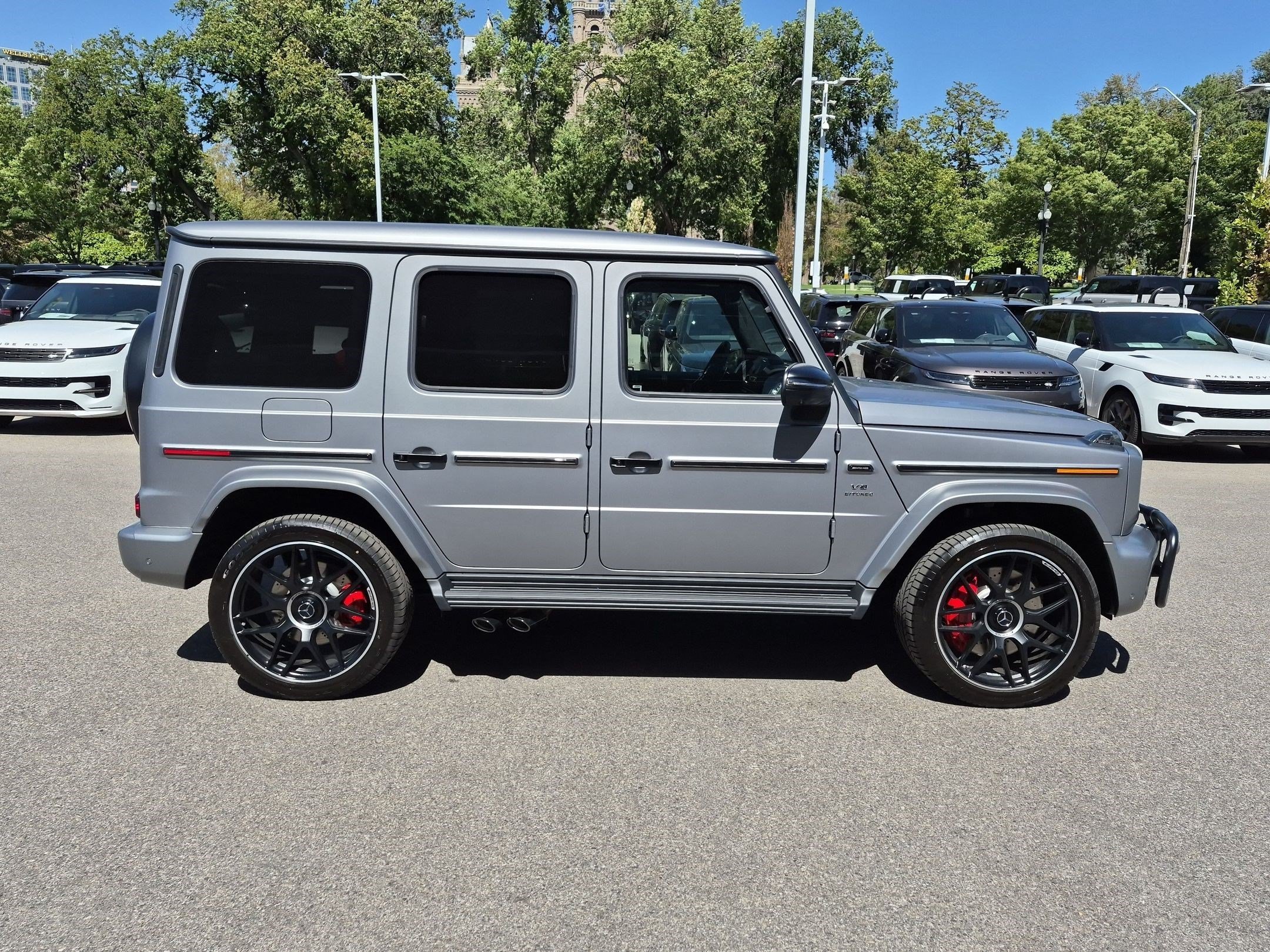 New 2027 MANUFAKTUR Platinum Magno Mercedes-Benz AMG® G 63 image 2