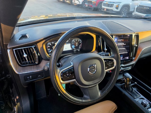 Used 2021 Gray Volvo T5 Inscription image 5