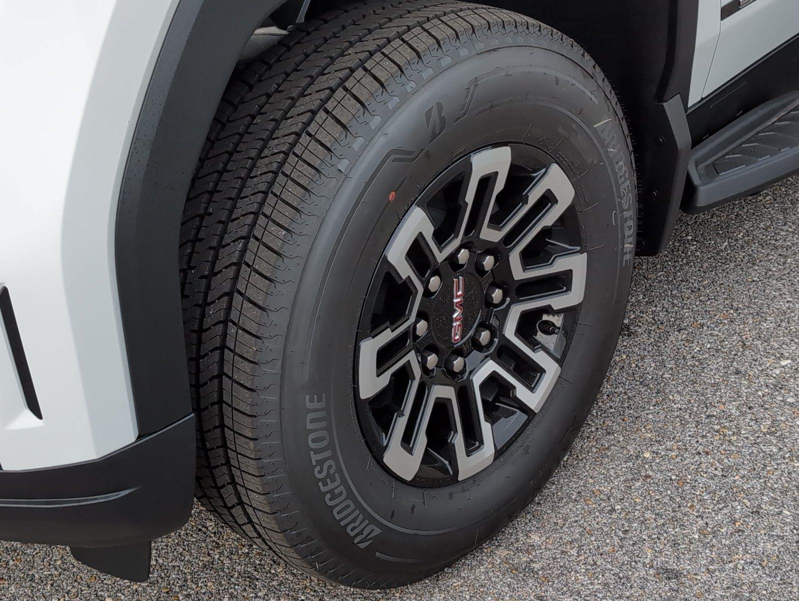 New 2026 Summit White GMC Elevation Standard Range image 28