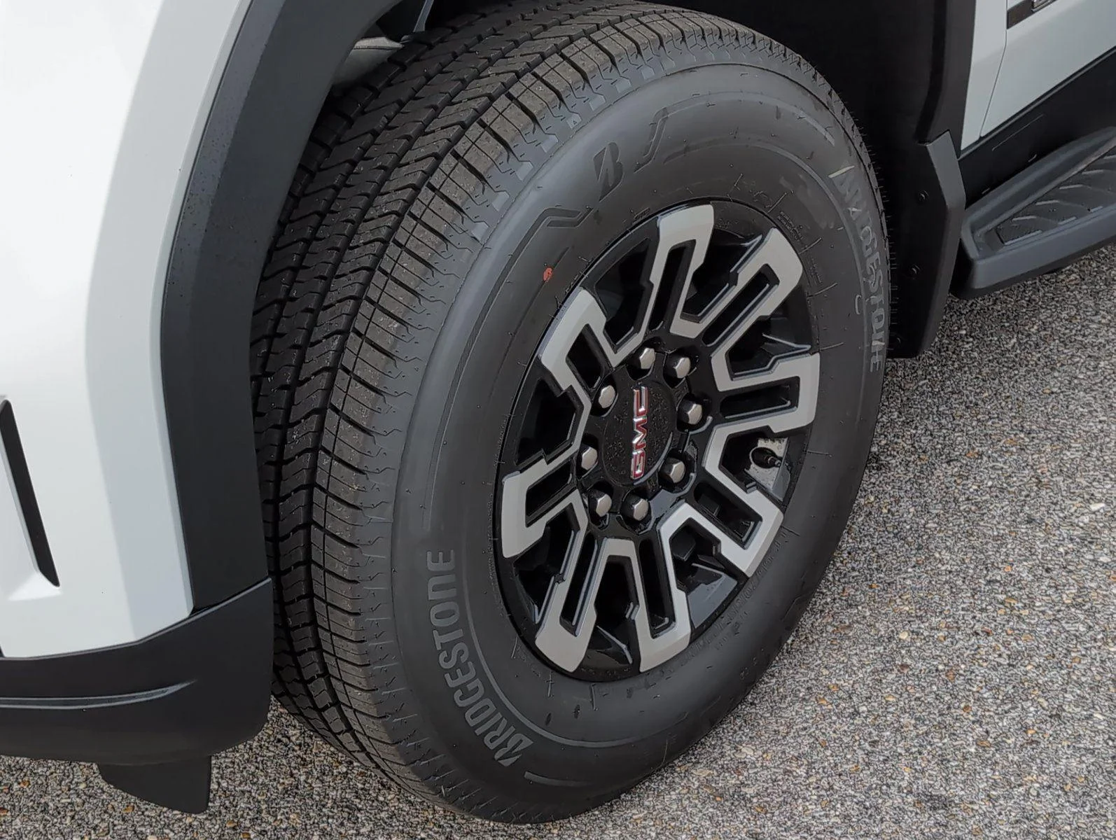 New 2026 Summit White GMC Elevation Standard Range image 28
