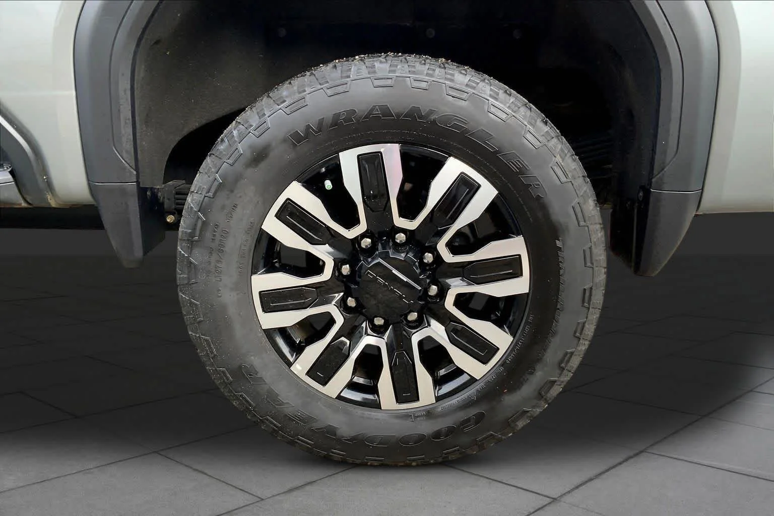 Used 2024 Sterling Metallic GMC Denali Ultimate image 17