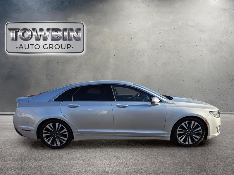 Used 2019 Silver Lincoln Reserve image 3