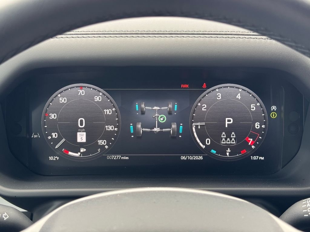 Used 2025  Land Rover S image 25