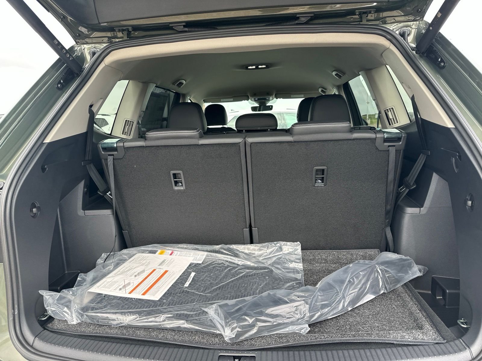 New 2026 Green Volkswagen 2.0T SE w/Technology image 31