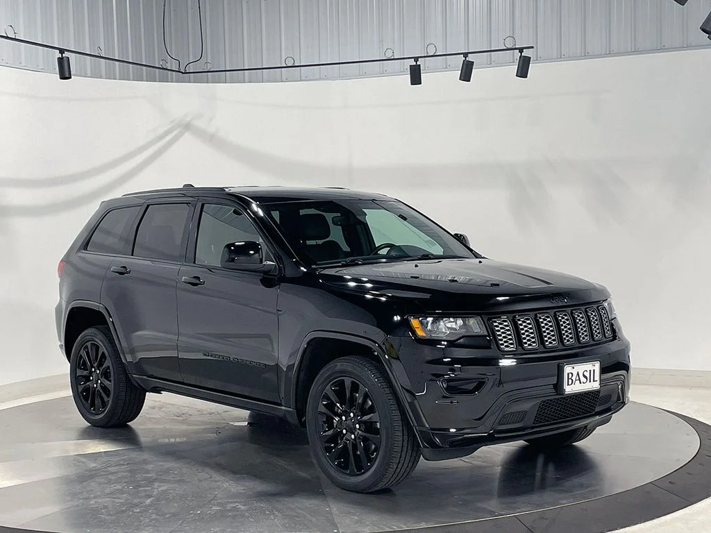 Used 2022 Black Jeep Laredo X image 39