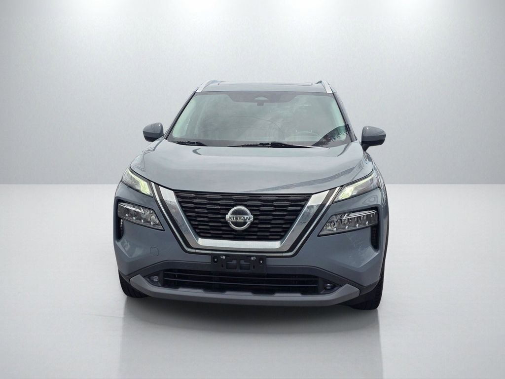 Used 2021 Gray Nissan SL image 2