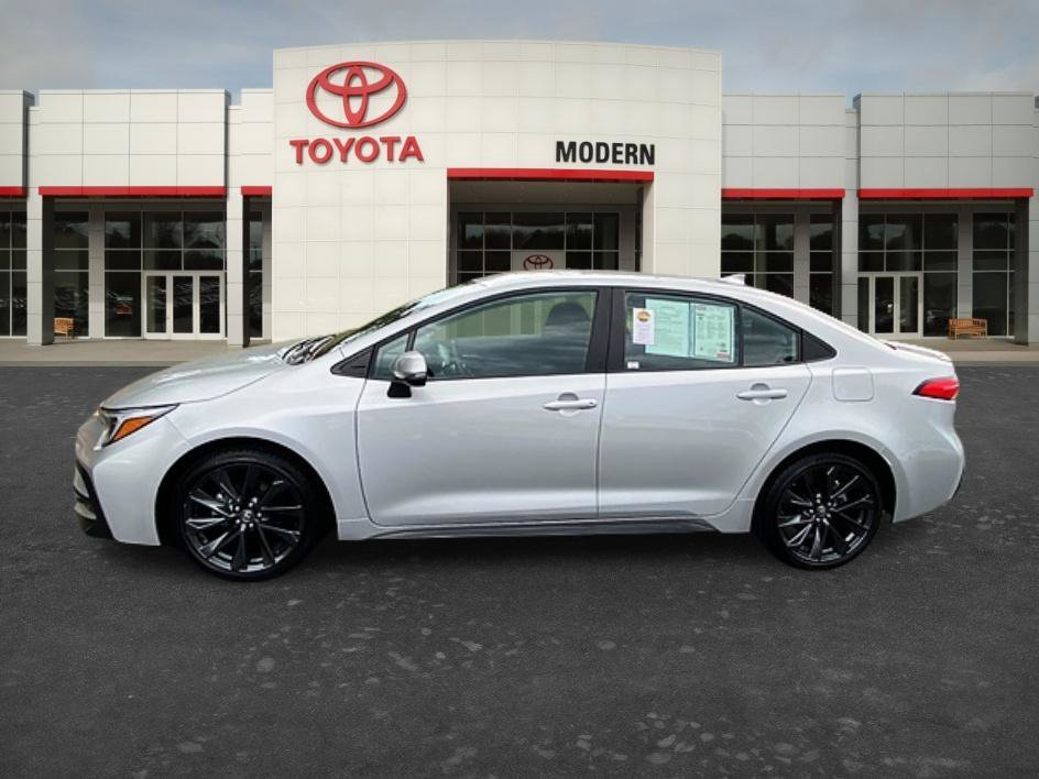 Used 2025 Classic Silver Metallic Toyota SE image 8