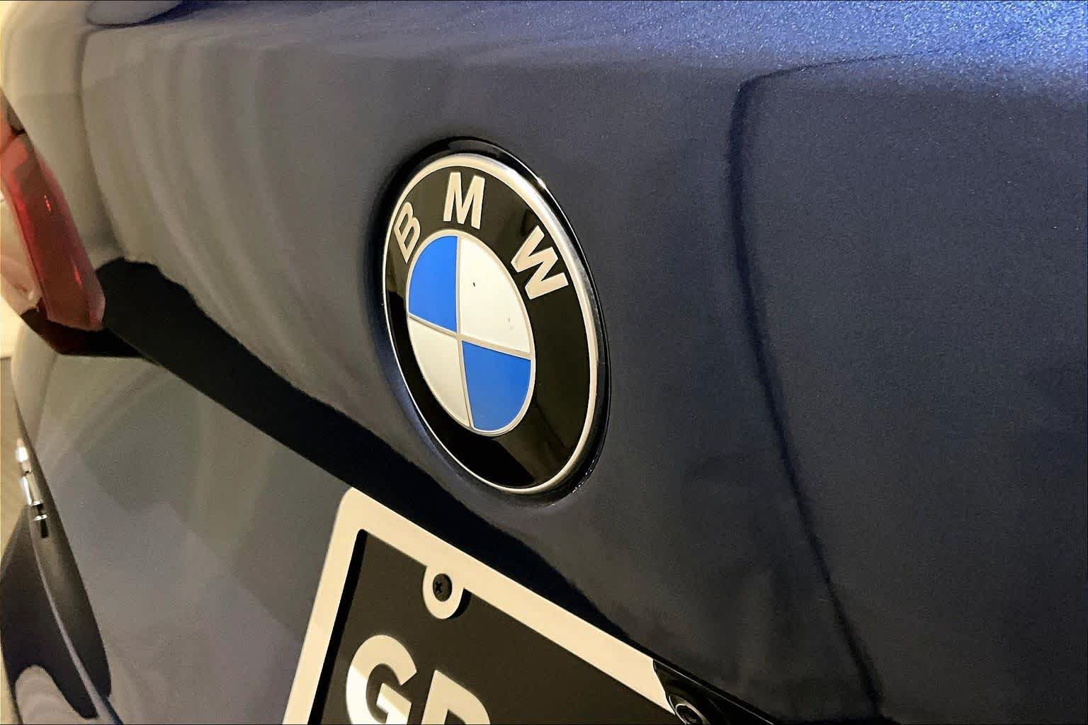 Certified Used 2023 Phytonic Blue Metallic BMW xDrive40i image 32