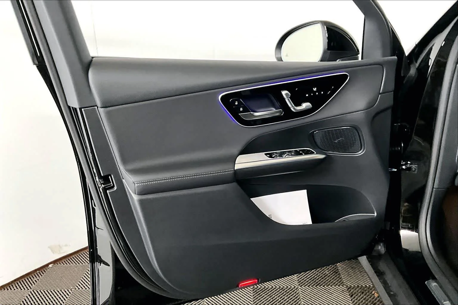 New 2026 040/Black Mercedes-Benz GLC 300 image 12