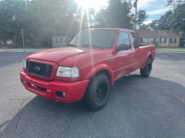 Used 2004 Red Ford  image 1