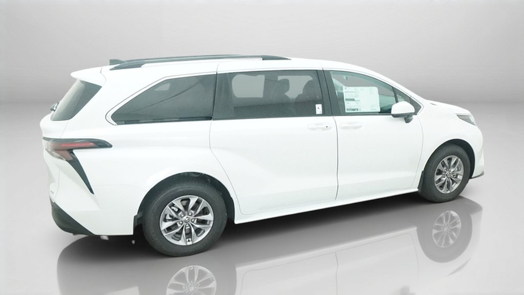 New 2026 Wind Chill Pearl Toyota XLE image 9