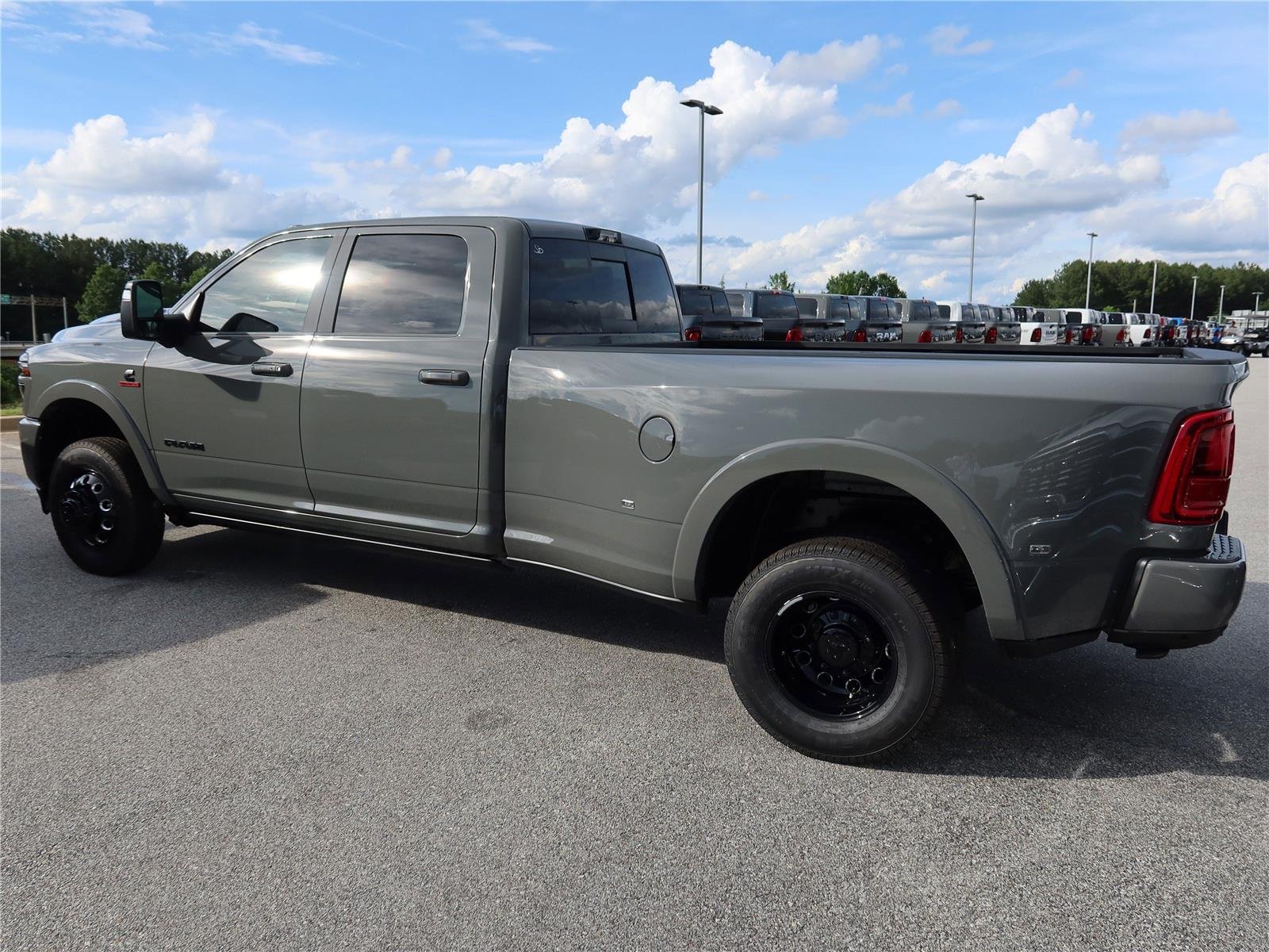 New 2026 Ceramic Gray Clear-Coat Exterior Paint RAM Limited image 4