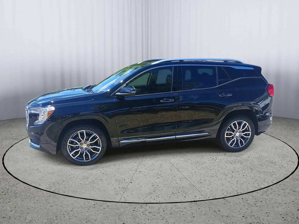Used 2024 Black GMC Denali image 2