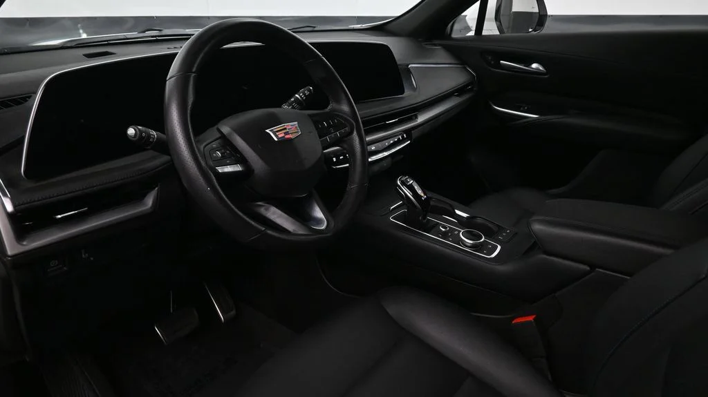 Used 2025 White Cadillac Sport image 7