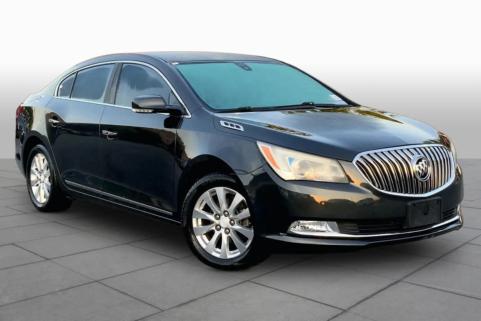 Used 2014 Smoky Gray Metallic Buick Leather image 3