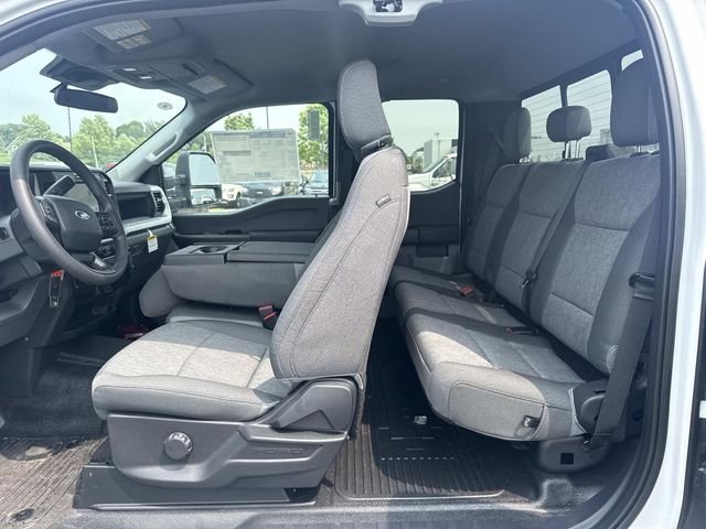 New 2026 Oxford White Ford F-350® XL image 5