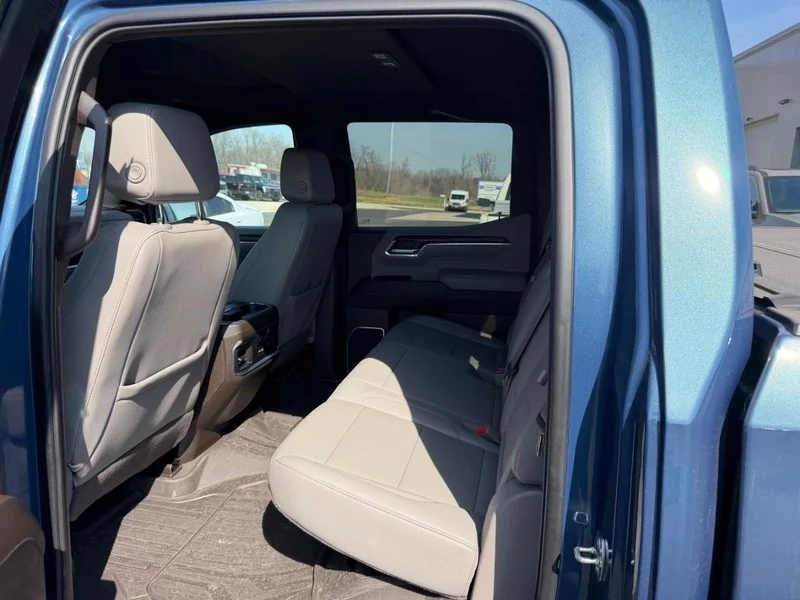 Certified Used 2024 Metallic GMC SLT image 9