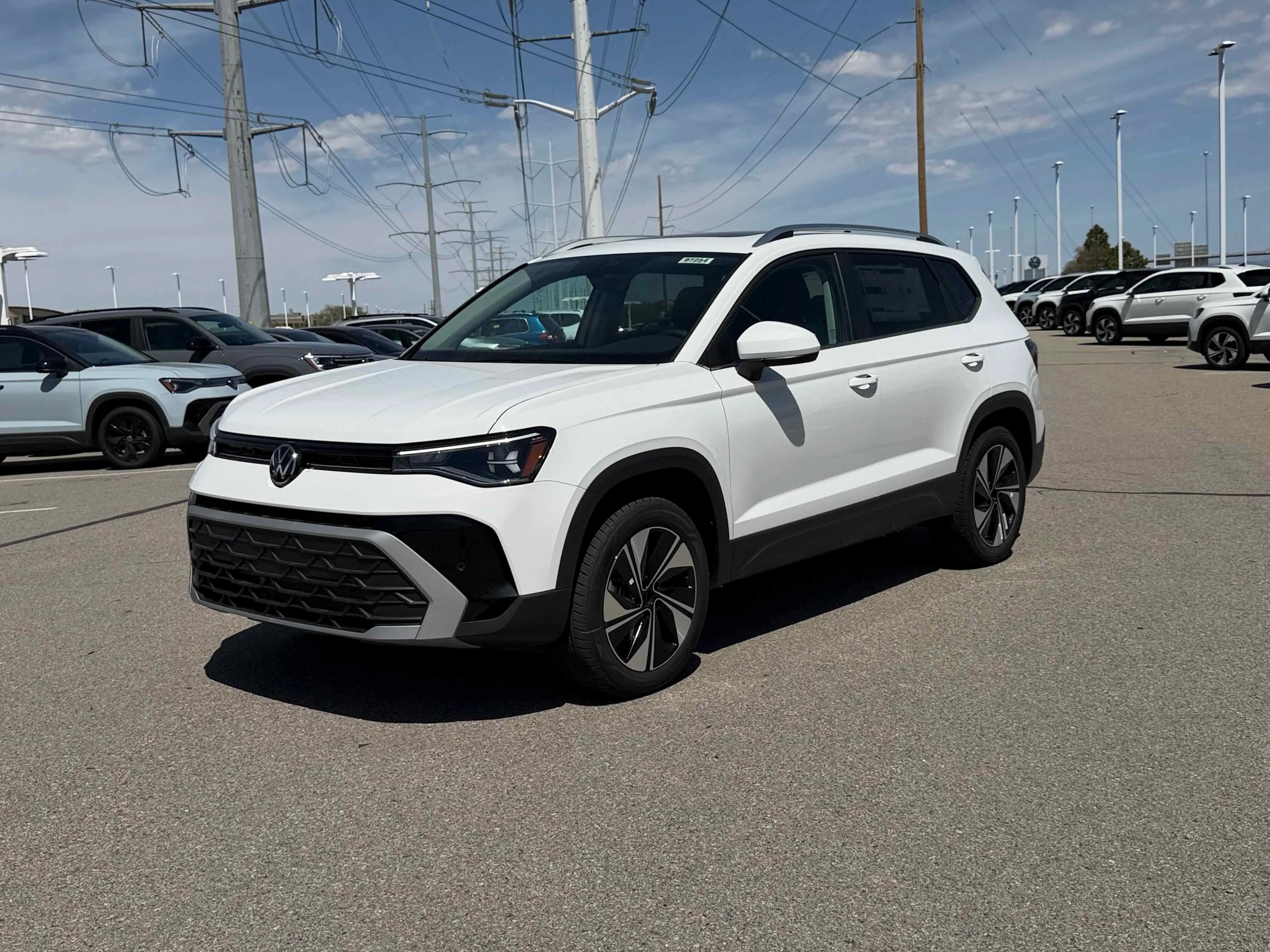New 2026 Pure White Volkswagen SE image 1