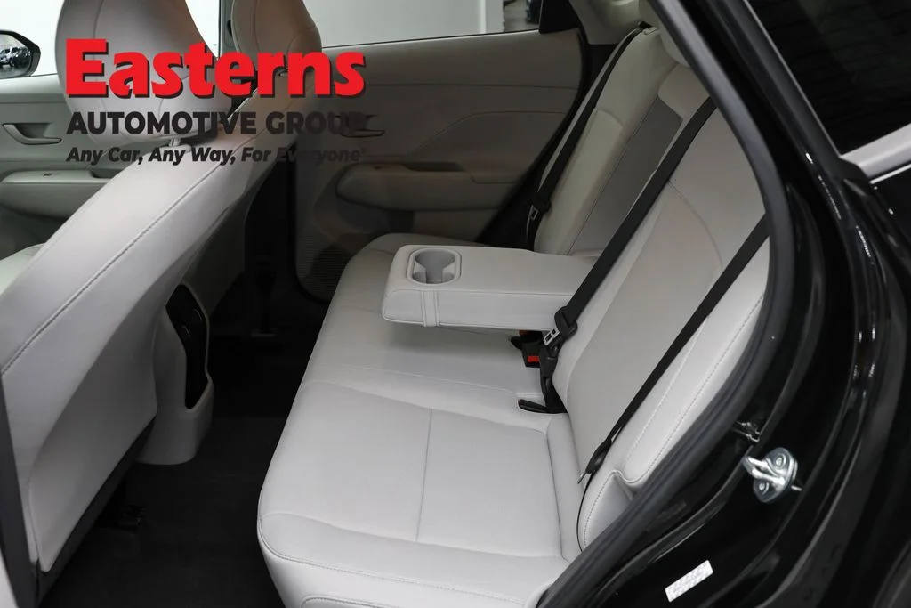 Used 2024 Black Hyundai SEL image 19