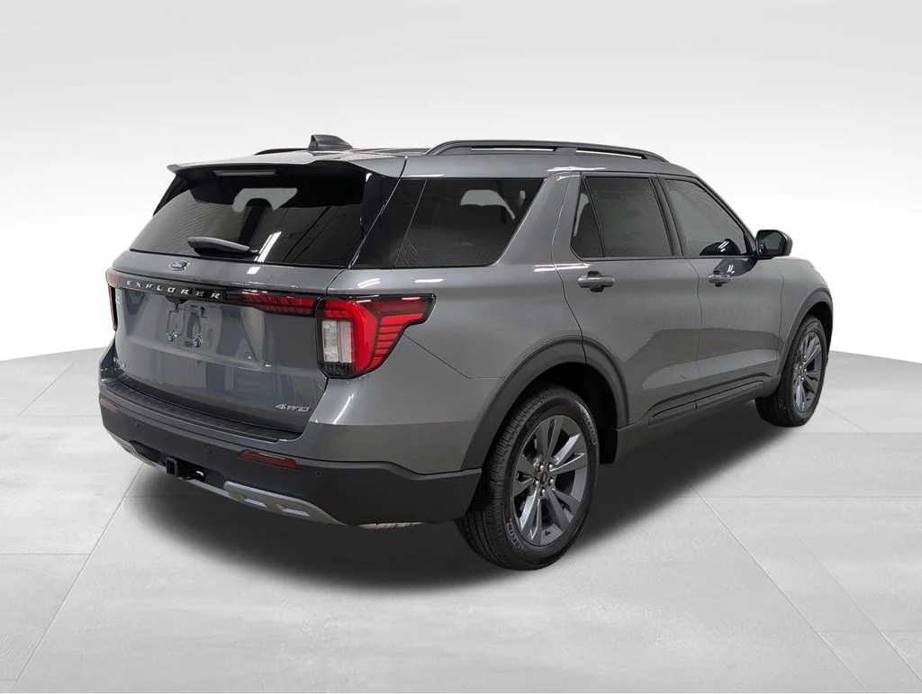 New 2026 Carbonized Gray Metallic Ford Active image 19