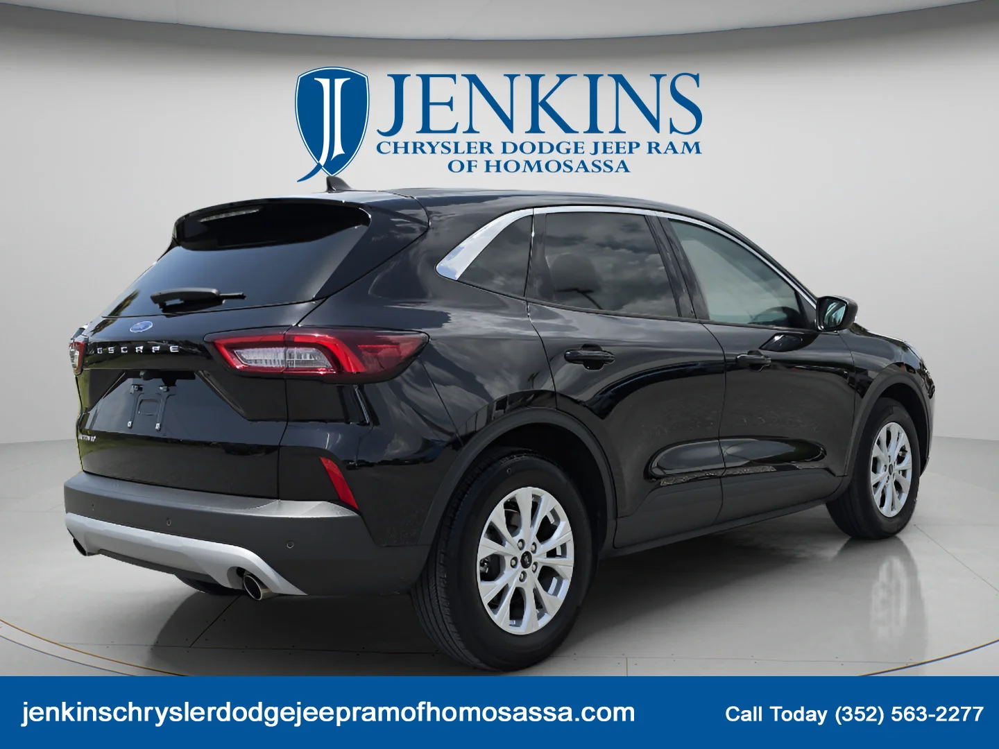 Used 2024 Agate Black Metallic Ford Active image 5